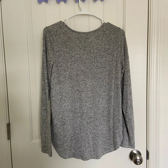 NWOT | Old Navy women’s gray soft knit long sleeve top — small - Picture 6 of 6